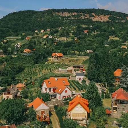 Villo Badacsonytomaj